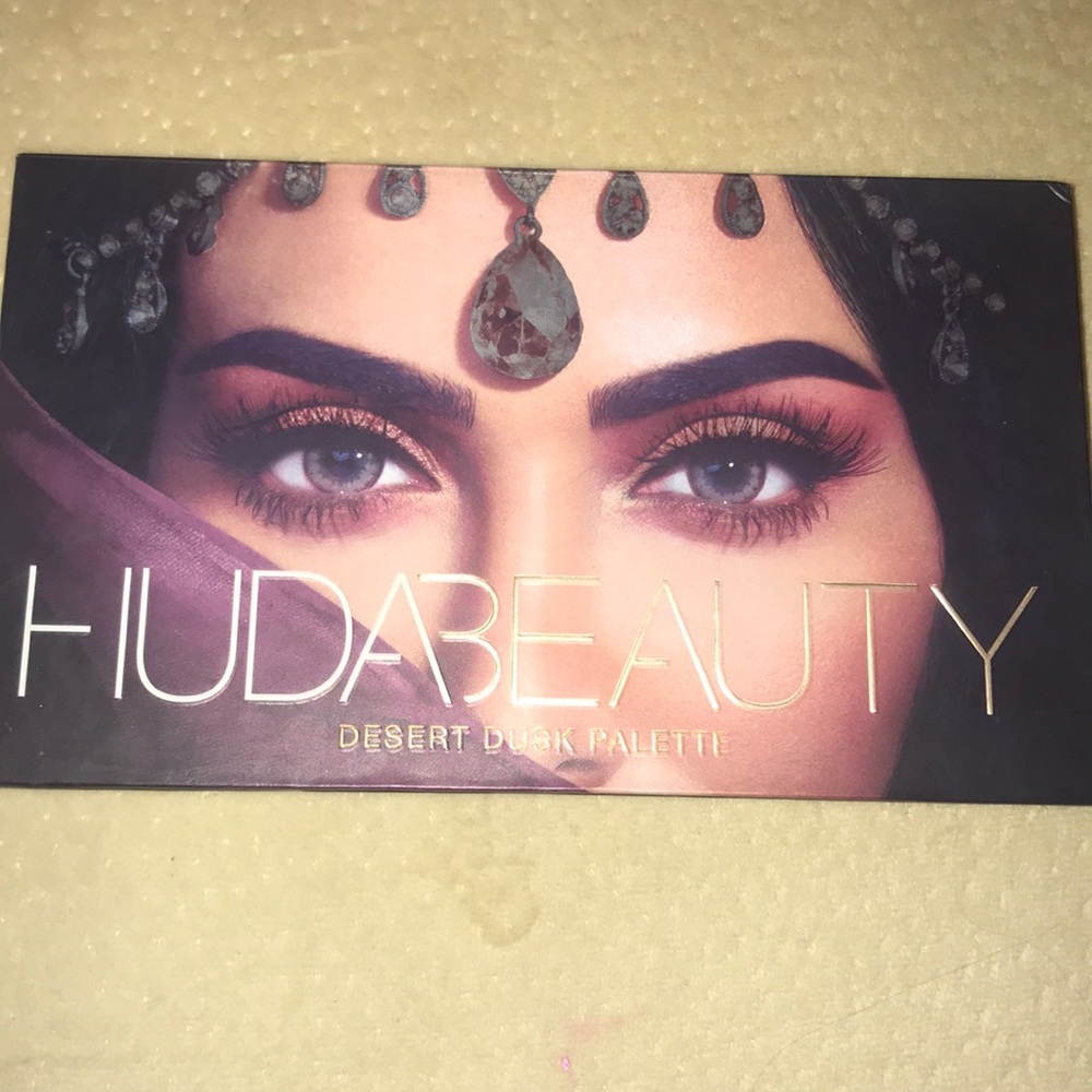 Huda Beauty Desert Dusk Palette 🌵